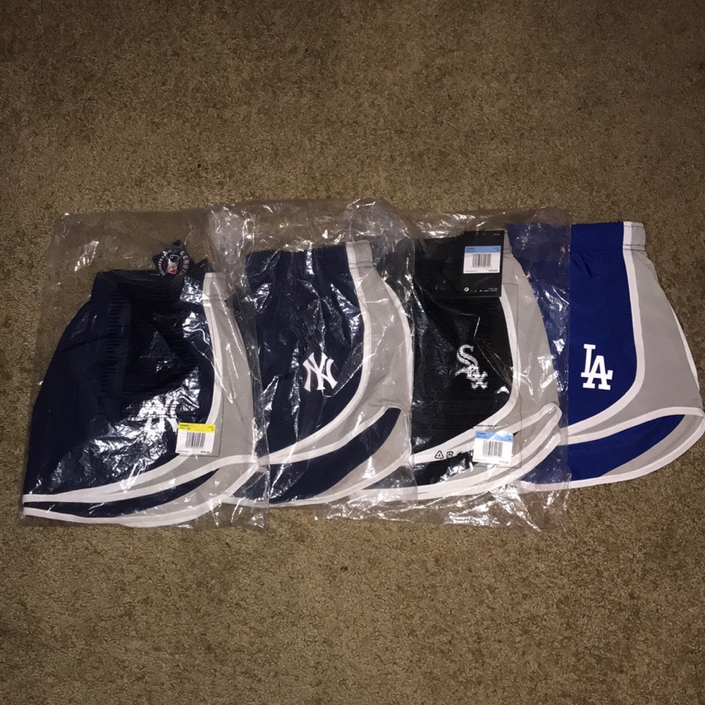 Women Nike Tempo Performance Shorts